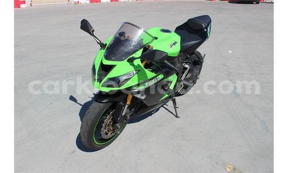 Gura Yakoze Kawasaki Ninja Green Bike i Kampala mu Uganda Gura Yakoze Kawasaki Ninja Green Bike i Kampala mu Uganda