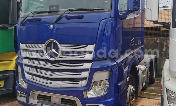 Buy Import Scania R420 Blue Truck in Kampala in Uganda Buy Import Scania R420 Blue Truck in Kampala in Uganda