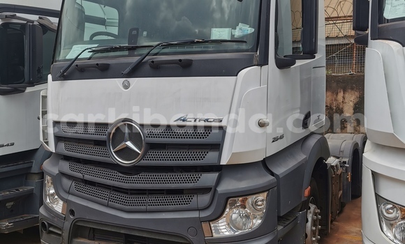 Buy Import Scania R420 Blue Truck in Kampala in Uganda Buy Import Scania R420 Blue Truck in Kampala in Uganda