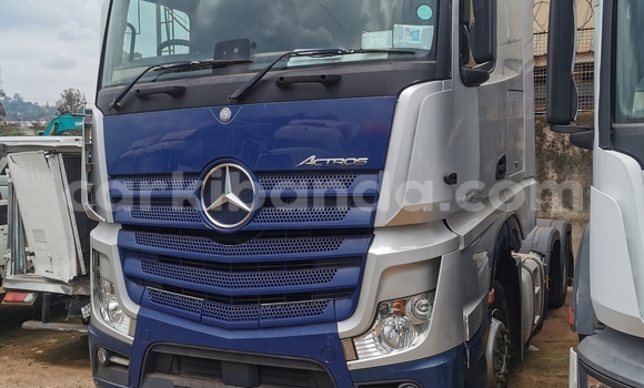 Buy Import Scania R420 Blue Truck in Kampala in Uganda Buy Import Scania R420 Blue Truck in Kampala in Uganda