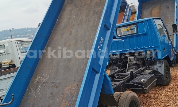 Buy Import Mitsubishi L400 Blue Truck in Kampala in Uganda Buy Import Mitsubishi L400 Blue Truck in Kampala in Uganda