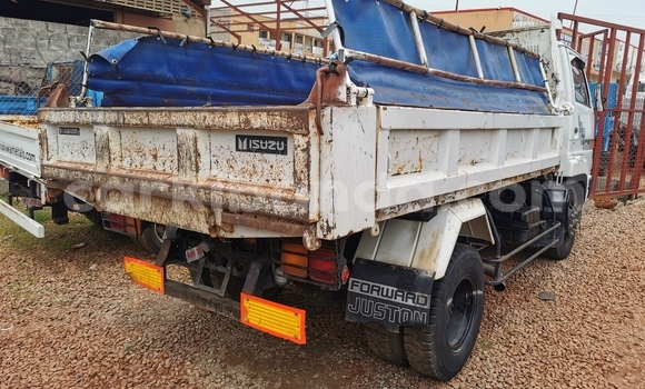 Buy Import Isuzu FTR 850 White Truck in Kampala in Uganda