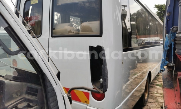 Buy Import Mitsubishi Van White Truck in Kampala in Uganda Buy Import Mitsubishi Van White Truck in Kampala in Uganda