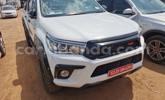 Acheter Import Voiture Toyota Hilux Blanc à Kampala, Ouganda