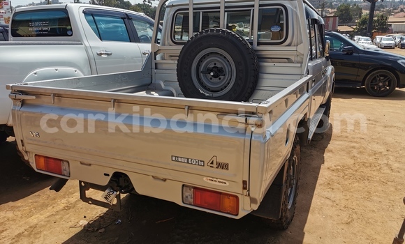 Buy Import Toyota Land Cruiser Silver Car in Kampala in Uganda Buy Import Toyota Land Cruiser Silver Car in Kampala in Uganda