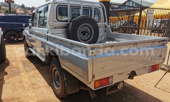 Buy Import Toyota Land Cruiser Silver Car in Kampala in Uganda Buy Import Toyota Land Cruiser Silver Car in Kampala in Uganda