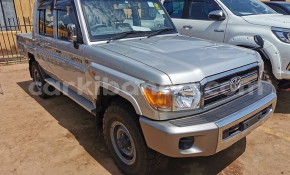 Buy Import Toyota Land Cruiser Silver Car in Kampala in Uganda Buy Import Toyota Land Cruiser Silver Car in Kampala in Uganda