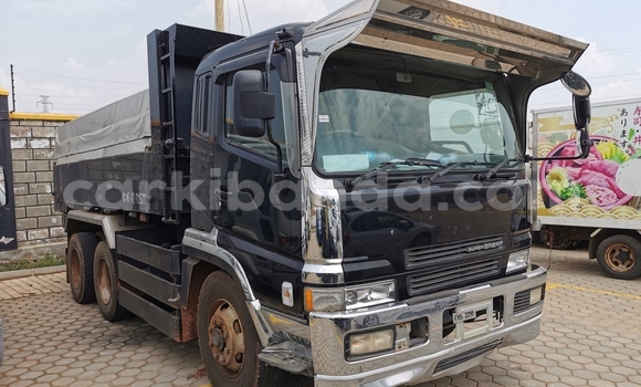 Gura Imported Isuzu Bighorn Black Ikamyo i Kampala mu Uganda Gura Imported Isuzu Bighorn Black Ikamyo i Kampala mu Uganda