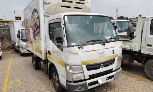 Acheter Import Voiture Mitsubishi Lancer Cargo Blanc à Kampala, Ouganda Acheter Import Voiture Mitsubishi Lancer Cargo Blanc à Kampala, Ouganda