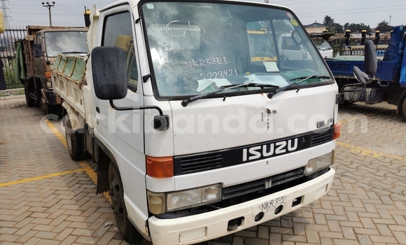 Buy Import Isuzu FTR 850 White Truck in Kampala in Uganda Buy Import Isuzu FTR 850 White Truck in Kampala in Uganda
