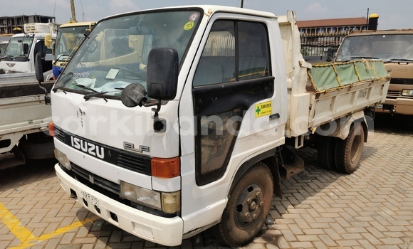 Buy Import Isuzu FTR 850 White Truck in Kampala in Uganda Buy Import Isuzu FTR 850 White Truck in Kampala in Uganda