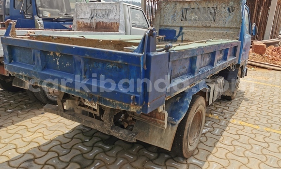 Gura Imported Isuzu FTR 850 Blue Ikamyo i Kampala mu Uganda
