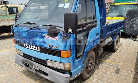 Buy Import Isuzu FTR 850 Blue Truck in Kampala in Uganda Buy Import Isuzu FTR 850 Blue Truck in Kampala in Uganda