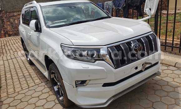 Buy Import Toyota Land Cruiser White Car in Kampala in Uganda Buy Import Toyota Land Cruiser White Car in Kampala in Uganda