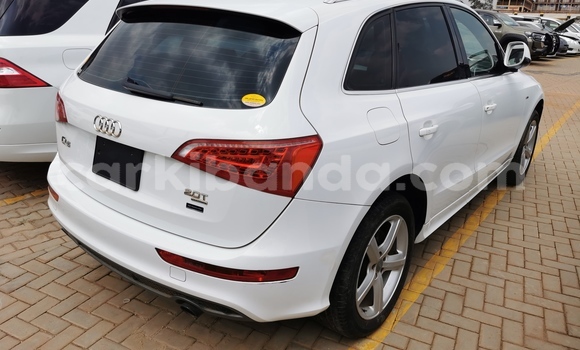 Acheter Import Voiture Audi Q5 Blanc à Kampala, Ouganda