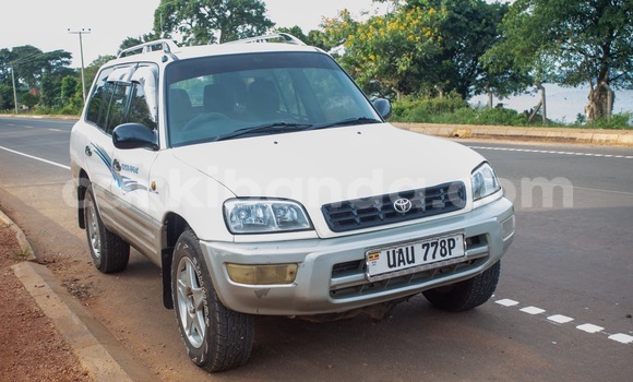 Buy Used Toyota RAV4 White Car in Kampala in Uganda Buy Used Toyota RAV4 White Car in Kampala in Uganda
