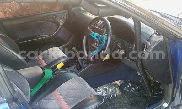 Nunua Ilio tumika Subaru Legacy Bluu Gari ndani ya Kampala nchini Uganda Nunua Ilio tumika Subaru Legacy Bluu Gari ndani ya Kampala nchini Uganda