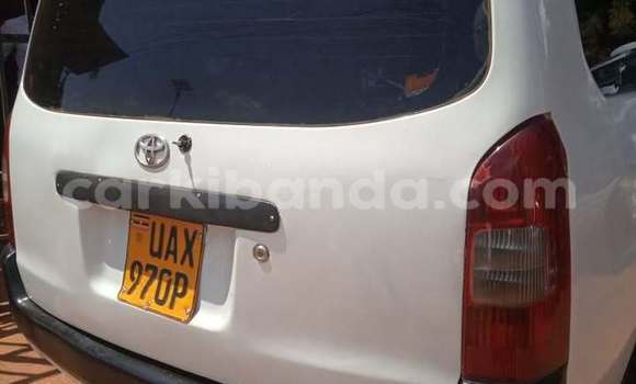 Acheter Occasion Voiture Toyota Probox Blanc à Kampala, Ouganda Acheter Occasion Voiture Toyota Probox Blanc à Kampala, Ouganda