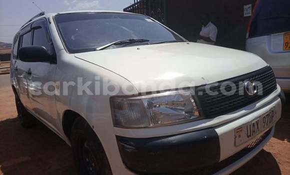 Acheter Occasion Voiture Toyota Probox Blanc à Kampala, Ouganda Acheter Occasion Voiture Toyota Probox Blanc à Kampala, Ouganda