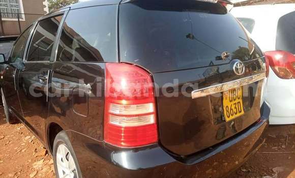 Gura Yakoze Toyota Wish Black Imodoka i Kampala mu Uganda Gura Yakoze Toyota Wish Black Imodoka i Kampala mu Uganda
