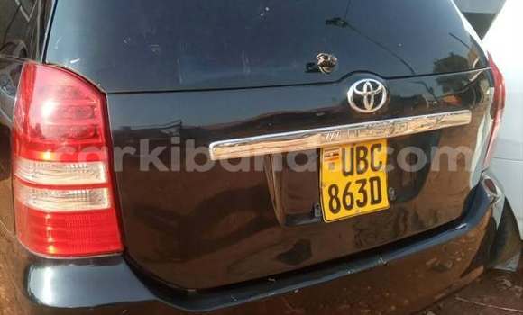 Gura Yakoze Toyota Wish Black Imodoka i Kampala mu Uganda Gura Yakoze Toyota Wish Black Imodoka i Kampala mu Uganda