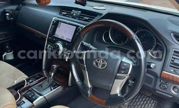 Gura Yakoze Toyota Mark X White Imodoka i Kampala mu Uganda Gura Yakoze Toyota Mark X White Imodoka i Kampala mu Uganda