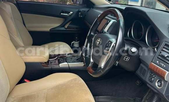 Gura Yakoze Toyota Mark X White Imodoka i Kampala mu Uganda Gura Yakoze Toyota Mark X White Imodoka i Kampala mu Uganda