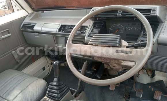 Acheter Occasion Voiture Suzuki Carry Blanc à Kampala, Ouganda Acheter Occasion Voiture Suzuki Carry Blanc à Kampala, Ouganda