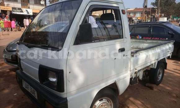 Acheter Occasion Voiture Suzuki Carry Blanc à Kampala, Ouganda Acheter Occasion Voiture Suzuki Carry Blanc à Kampala, Ouganda
