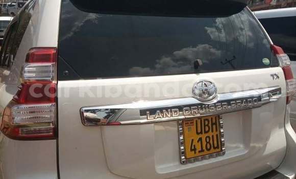 Gura Yakoze Toyota Land Cruiser Prado White Imodoka i Kampala mu Uganda Gura Yakoze Toyota Land Cruiser Prado White Imodoka i Kampala mu Uganda