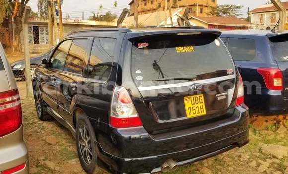 Gura Yakoze Toyota Highlander Black Imodoka i Kampala mu Uganda Gura Yakoze Toyota Highlander Black Imodoka i Kampala mu Uganda