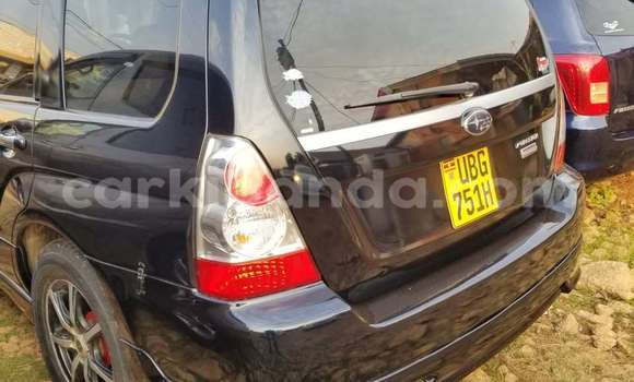Gura Yakoze Toyota Highlander Black Imodoka i Kampala mu Uganda Gura Yakoze Toyota Highlander Black Imodoka i Kampala mu Uganda