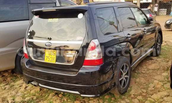 Gura Yakoze Toyota Highlander Black Imodoka i Kampala mu Uganda Gura Yakoze Toyota Highlander Black Imodoka i Kampala mu Uganda