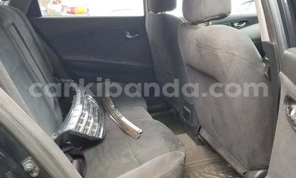 Gura Yakoze Nissan Primera Black Imodoka i Kampala mu Uganda Gura Yakoze Nissan Primera Black Imodoka i Kampala mu Uganda