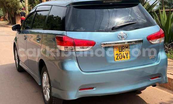 Gura Yakoze Toyota Wish Blue Imodoka i Kampala mu Uganda Gura Yakoze Toyota Wish Blue Imodoka i Kampala mu Uganda