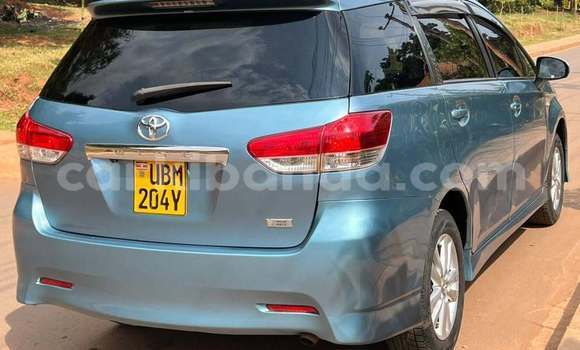 Gura Yakoze Toyota Wish Blue Imodoka i Kampala mu Uganda Gura Yakoze Toyota Wish Blue Imodoka i Kampala mu Uganda