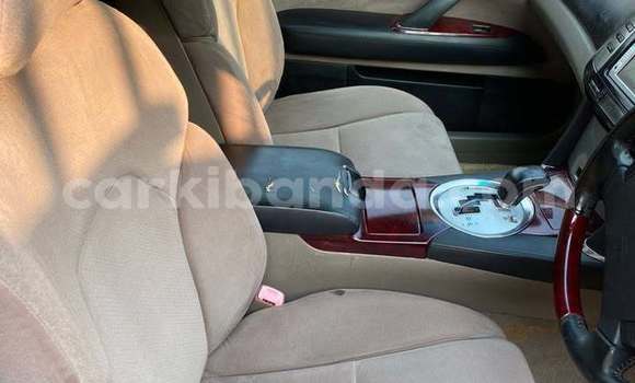 Gura Yakoze Toyota Mark X White Imodoka i Kampala mu Uganda Gura Yakoze Toyota Mark X White Imodoka i Kampala mu Uganda