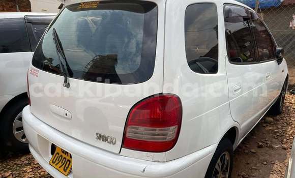 Acheter Occasion Voiture Toyota Spacio Blanc à Kampala, Ouganda Acheter Occasion Voiture Toyota Spacio Blanc à Kampala, Ouganda