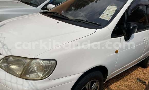 Acheter Occasion Voiture Toyota Spacio Blanc à Kampala, Ouganda Acheter Occasion Voiture Toyota Spacio Blanc à Kampala, Ouganda