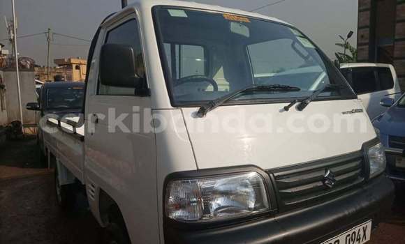 Acheter Occasion Voiture Suzuki Carry Blanc à Kampala, Ouganda