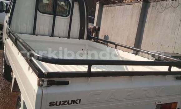 Acheter Occasion Voiture Suzuki Carry Blanc à Kampala, Ouganda Acheter Occasion Voiture Suzuki Carry Blanc à Kampala, Ouganda