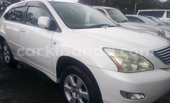 Buy Used Toyota Harrier White Car in Kampala in Uganda Buy Used Toyota Harrier White Car in Kampala in Uganda