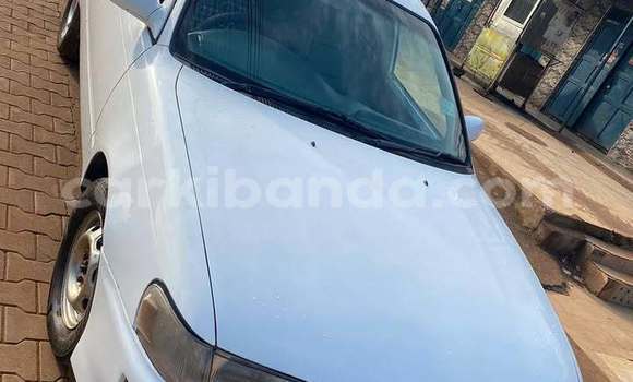 Acheter Occasion Voiture Toyota Corolla Blanc à Kampala, Ouganda Acheter Occasion Voiture Toyota Corolla Blanc à Kampala, Ouganda