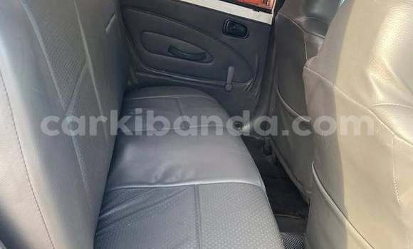 Acheter Occasion Voiture Toyota Corolla Blanc à Kampala, Ouganda Acheter Occasion Voiture Toyota Corolla Blanc à Kampala, Ouganda