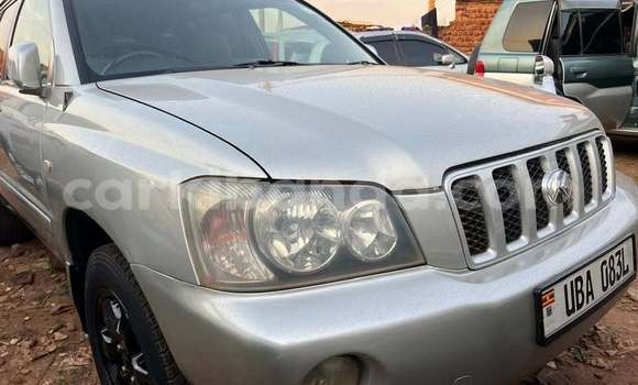 Gura Yakoze Toyota Kluger White Imodoka i Kampala mu Uganda Gura Yakoze Toyota Kluger White Imodoka i Kampala mu Uganda