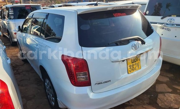 Acheter Occasion Voiture Toyota Fielder Blanc à Kampala, Ouganda Acheter Occasion Voiture Toyota Fielder Blanc à Kampala, Ouganda