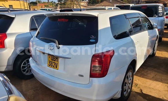 Acheter Occasion Voiture Toyota Fielder Blanc à Kampala, Ouganda Acheter Occasion Voiture Toyota Fielder Blanc à Kampala, Ouganda