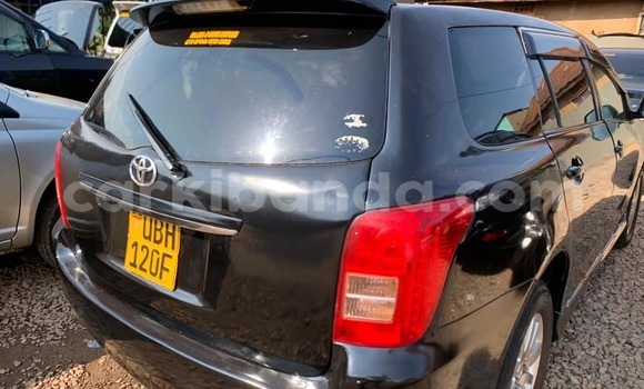 Gura Yakoze Toyota Fielder Black Imodoka i Kampala mu Uganda Gura Yakoze Toyota Fielder Black Imodoka i Kampala mu Uganda