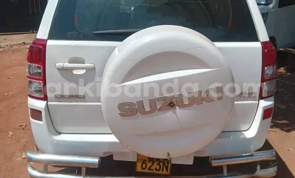 Gura Yakoze Mazda Spiano White Imodoka i Arua mu Uganda Gura Yakoze Mazda Spiano White Imodoka i Arua mu Uganda