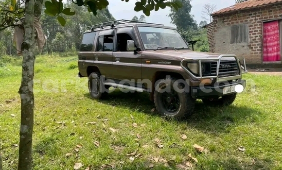 Gura Yakoze Toyota Land Cruiser Prado Other Imodoka i Bugiri mu Eastern Gura Yakoze Toyota Land Cruiser Prado Other Imodoka i Bugiri mu Eastern